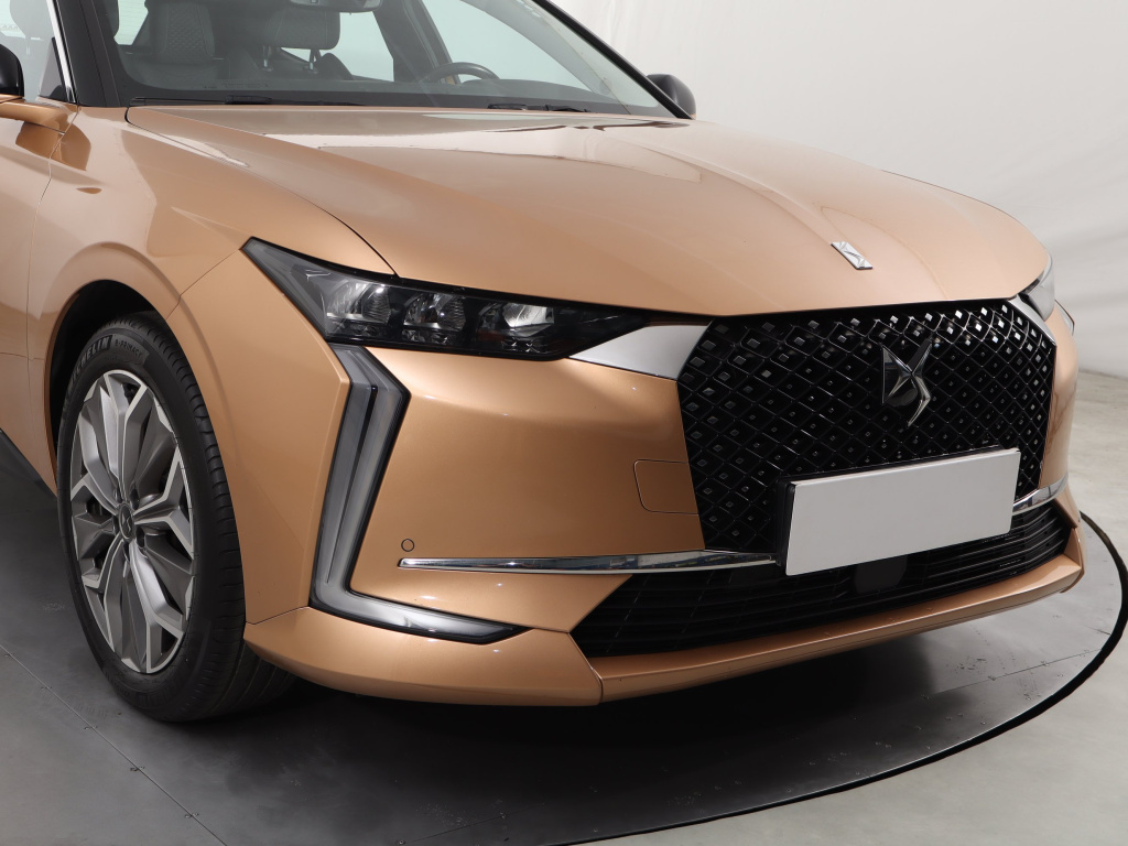 DS 4