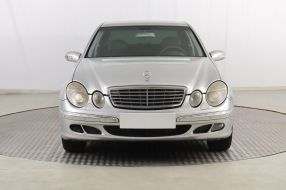 Mercedes-Benz E - 2005