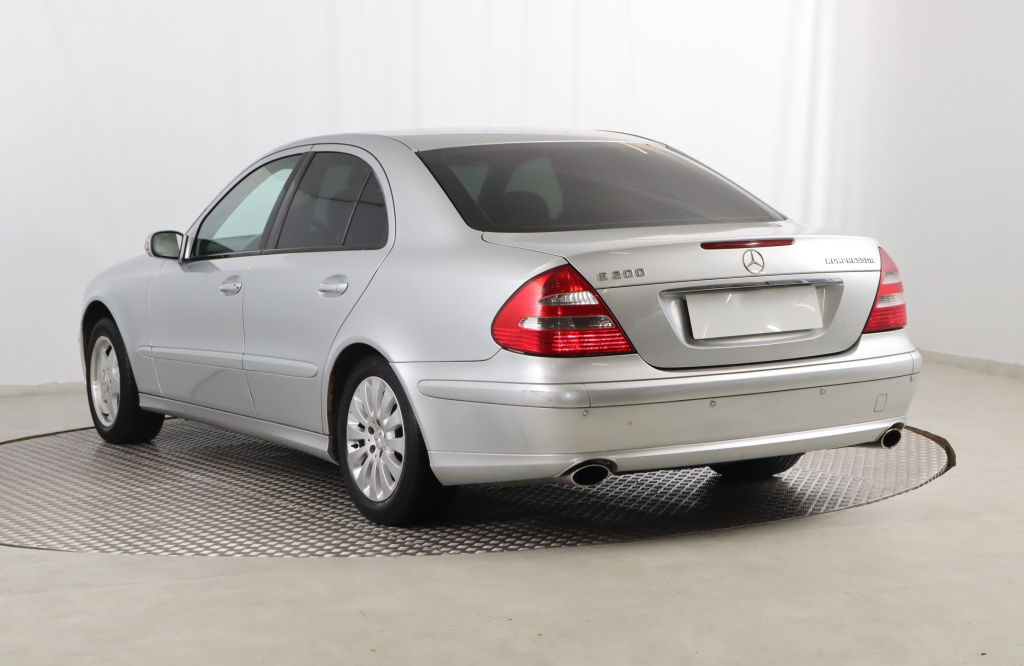 Mercedes-Benz E