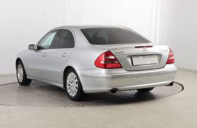 Mercedes-Benz E - 2005