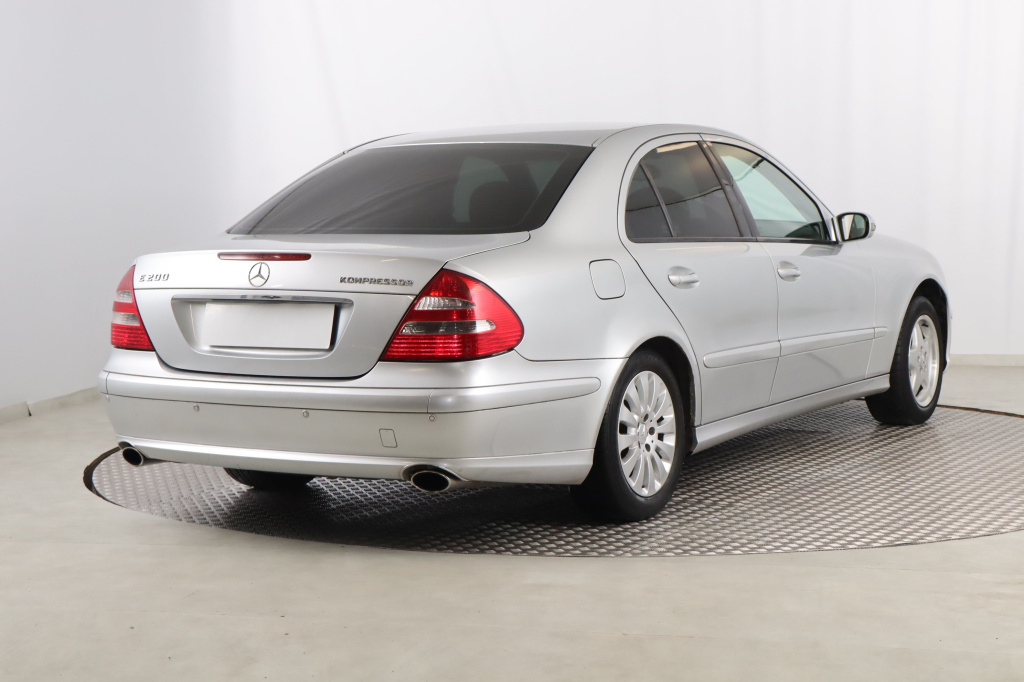 Mercedes-Benz E