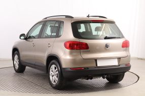 Volkswagen Tiguan - 2012