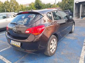 Opel Astra - 2012