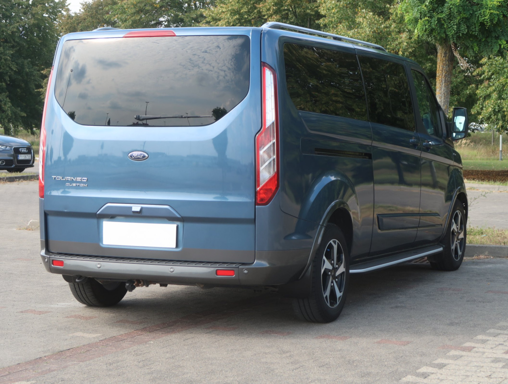 Ford Tourneo Custom