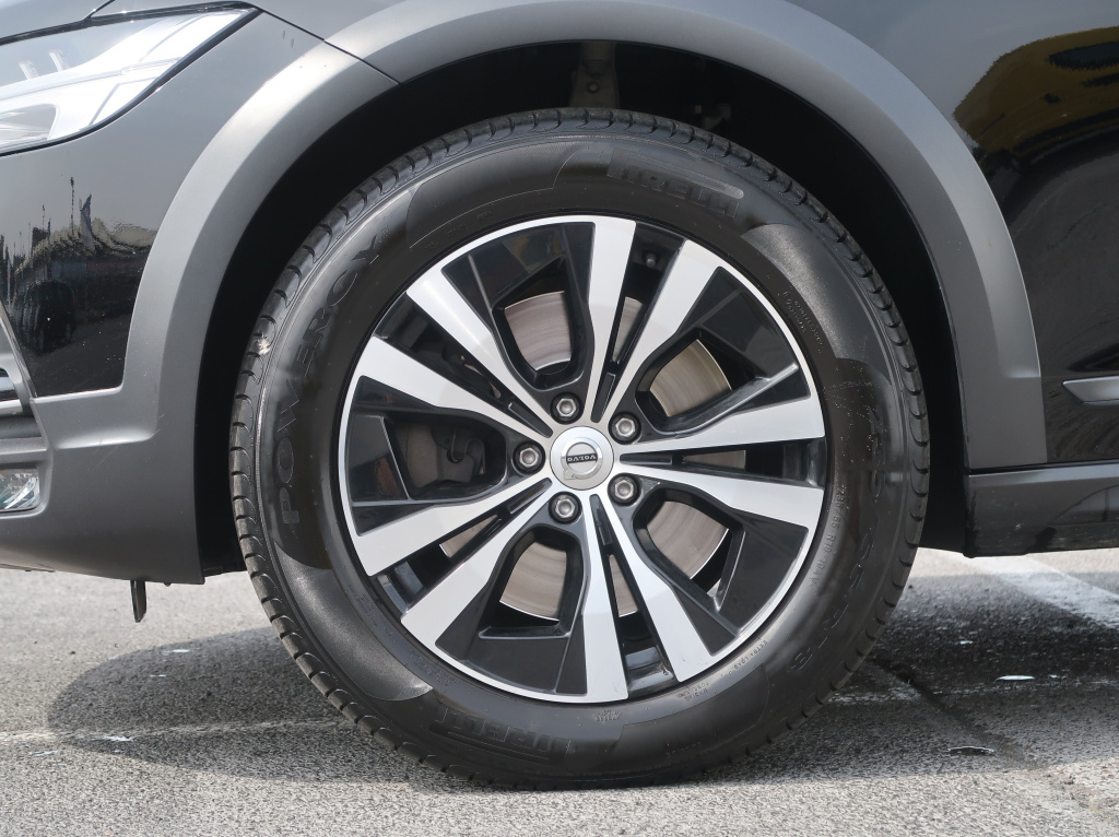 Volvo V90 Cross Country