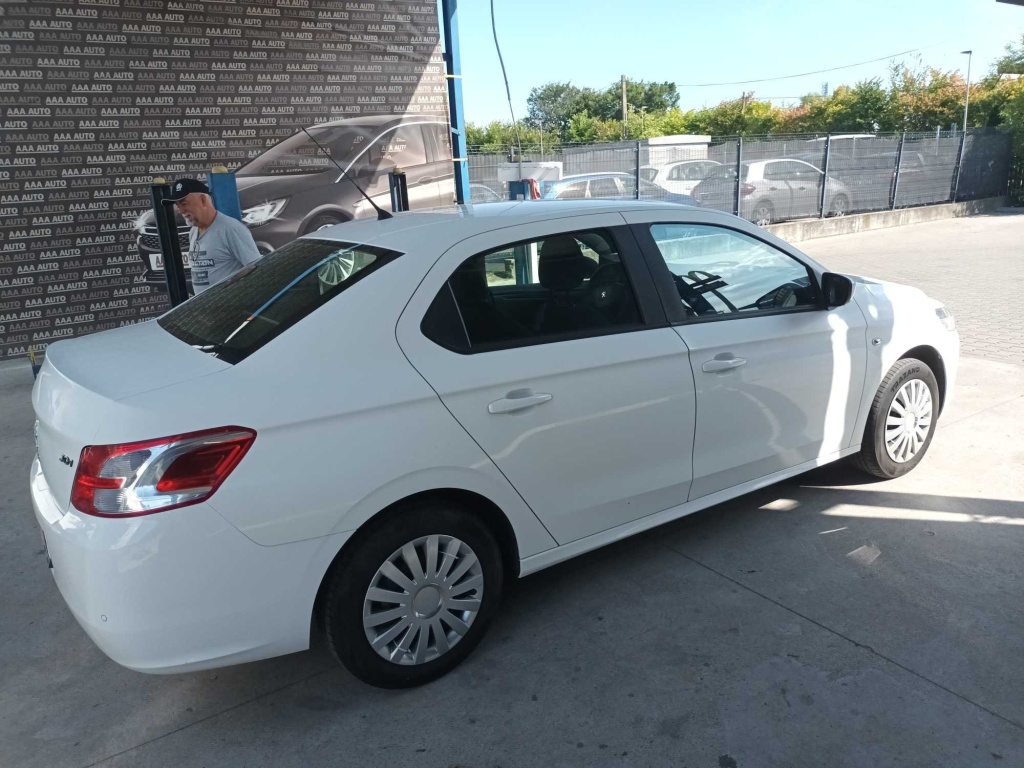 Peugeot 301