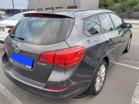 Opel Astra - 2012