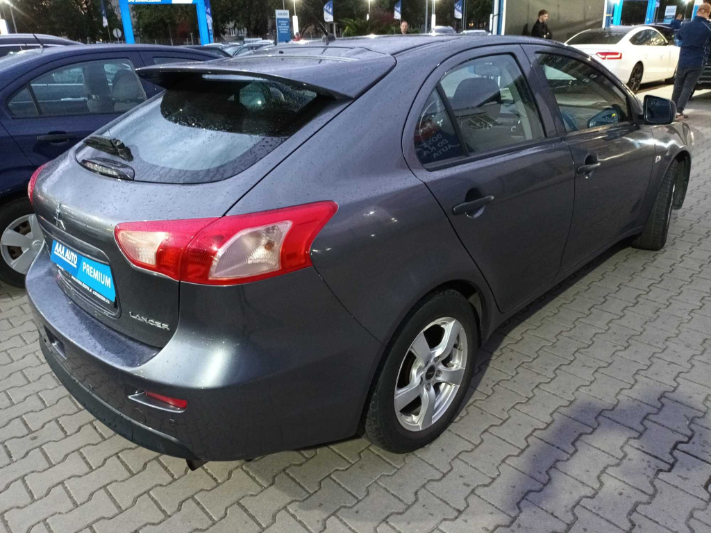 Mitsubishi Lancer