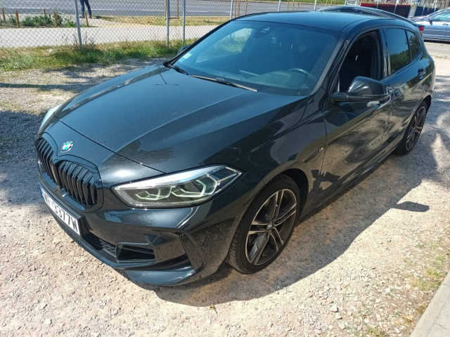 BMW 1 2021