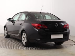Opel Astra - 2014