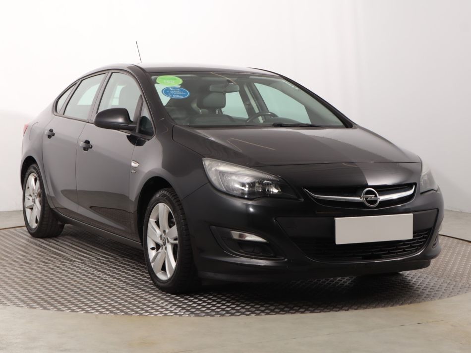 Opel Astra - 2014