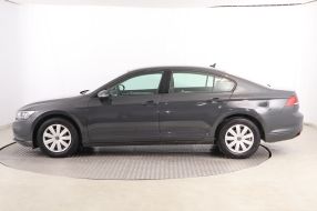 Volkswagen Passat - 2021