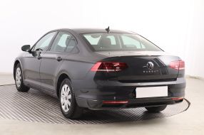 Volkswagen Passat - 2021