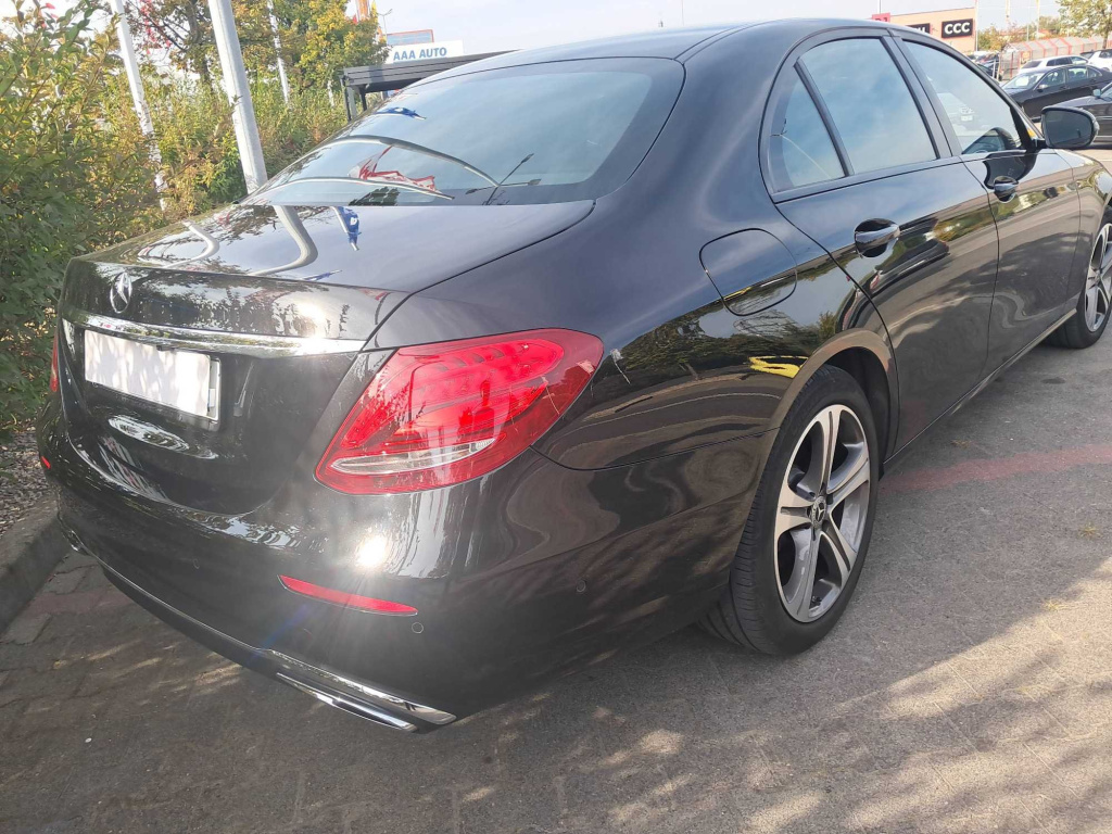 Mercedes-Benz E