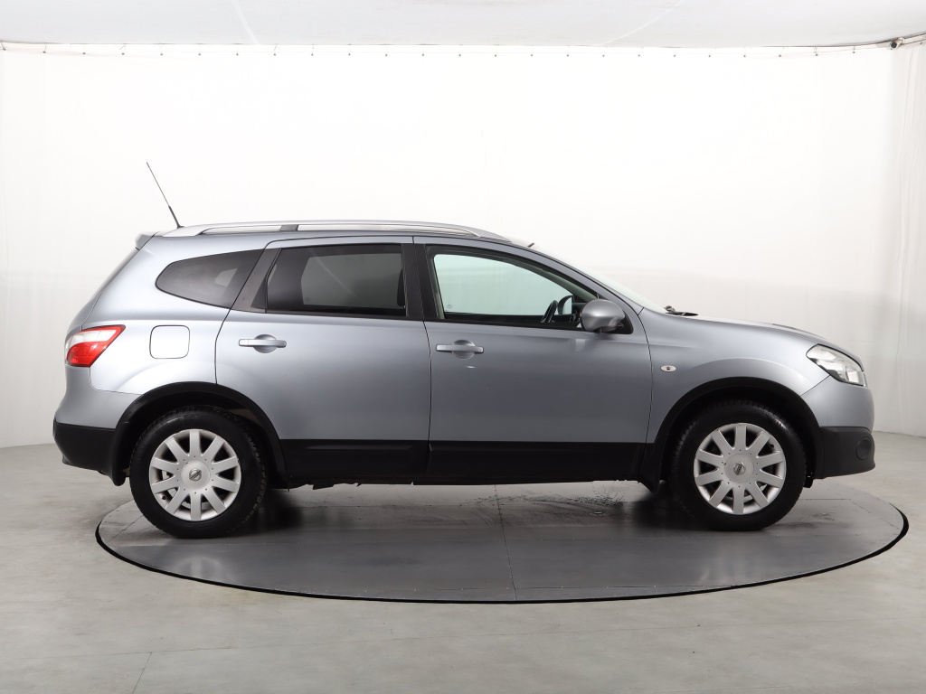 Nissan Qashqai+2