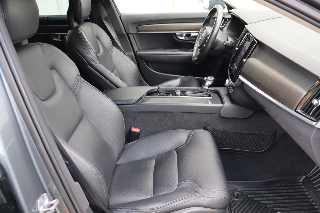 Volvo V90 Cross Country