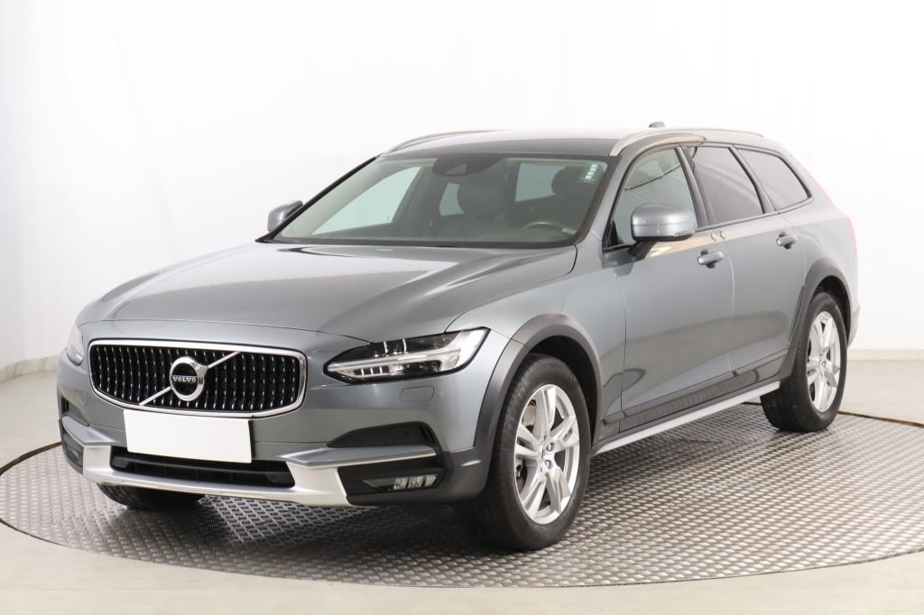 Volvo V90 Cross Country