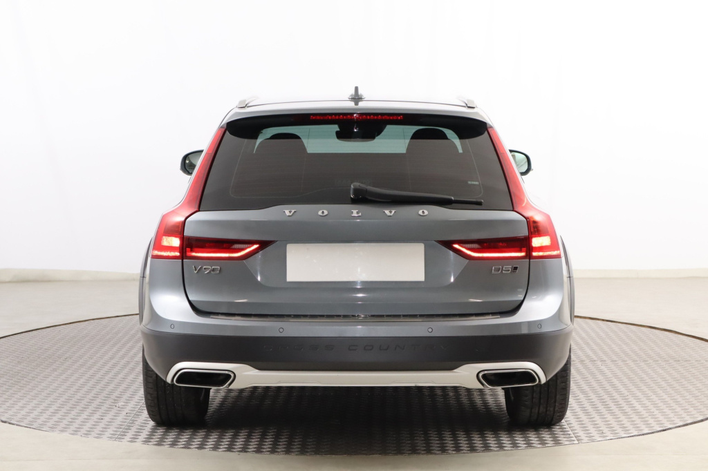 Volvo V90 Cross Country