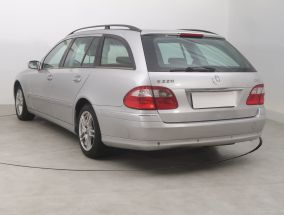 Mercedes-Benz E - 2004