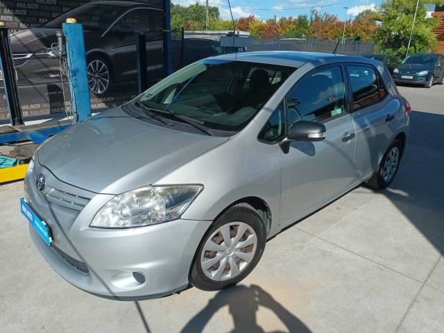 Toyota Auris 2011