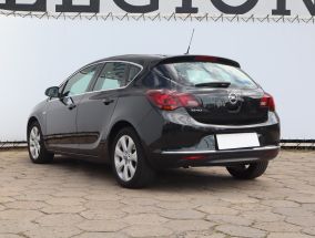 Opel Astra - 2013