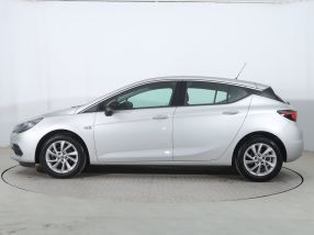 Opel Astra - 2021
