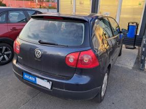 Volkswagen Golf - 2004