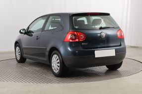 Volkswagen Golf - 2004