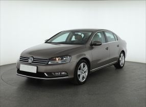 Volkswagen Passat - 2010