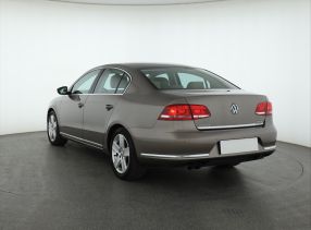 Volkswagen Passat - 2010