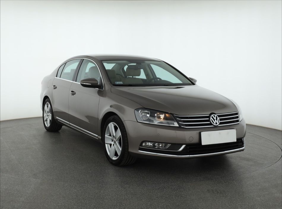 Volkswagen Passat - 2010