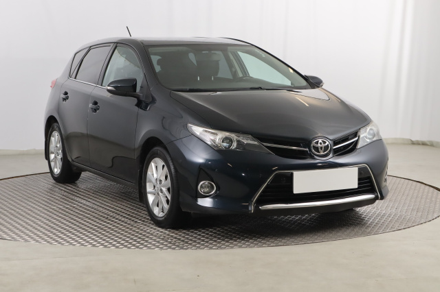 Toyota Auris, 2013
