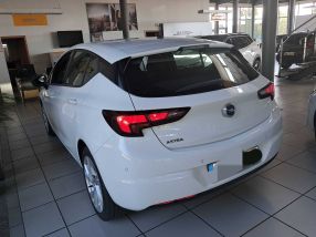 Opel Astra - 2021