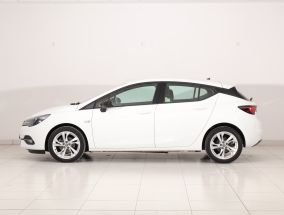 Opel Astra - 2021