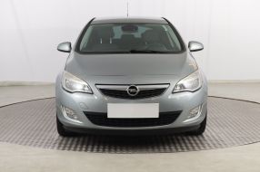 Opel Astra - 2011