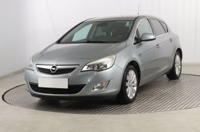 Opel Astra - 2011