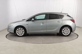 Opel Astra - 2011