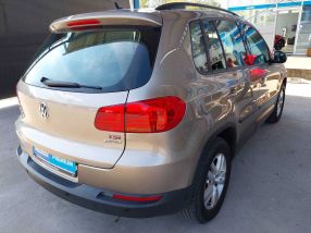 Volkswagen Tiguan - 2012