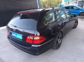 Mercedes-Benz E - 2009