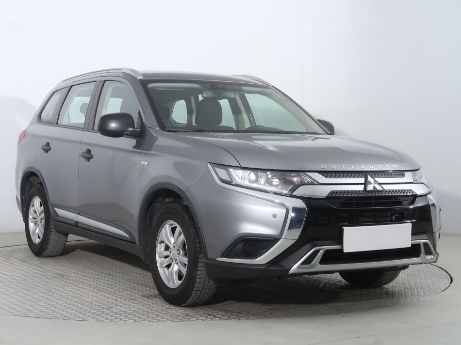 Mitsubishi Outlander - 2019