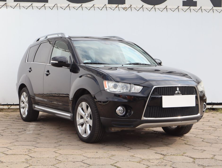 Mitsubishi Outlander - 2010