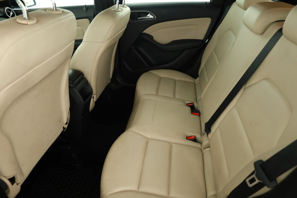 Mercedes-Benz B