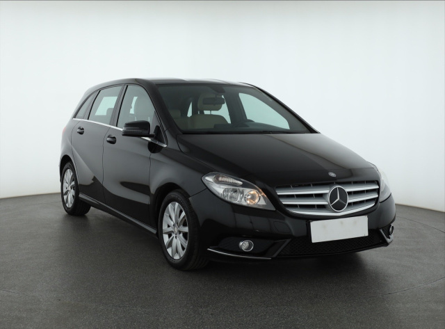Mercedes-Benz B 180, 2012