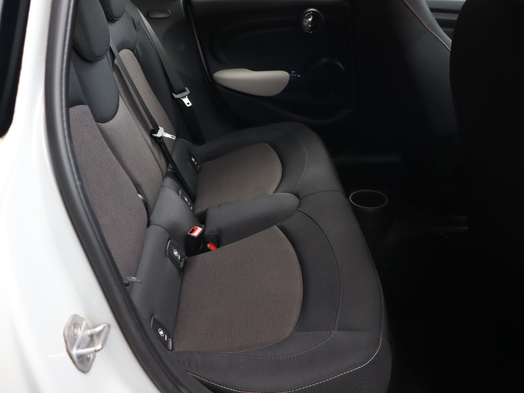 MINI 5-door