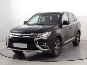 Mitsubishi Outlander - 2016