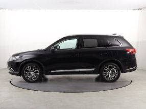 Mitsubishi Outlander - 2016