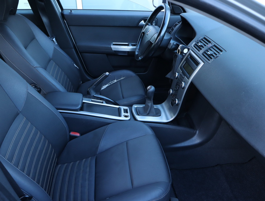 Volvo S40