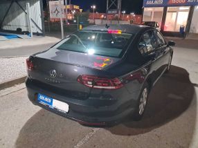 Volkswagen Passat - 2021