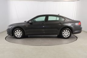 Volkswagen Passat - 2021