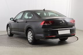 Volkswagen Passat - 2021